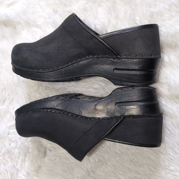 Sanita Black Professional Textured Oil Clog Size 37 Wide - Picture 8 of 12